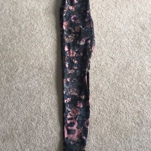 Lululemon wonder tights with Barre3 logo on leg